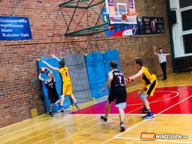 Zdjęcie w galerii na portalu naszwodzislaw.com: Młodzi koszykarze z Wodzisławia Śląskiego z pierwszym zwycięstwem w dywizji B wiadomości z regionu