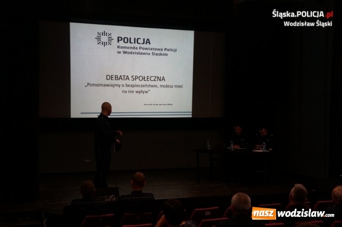 Zdjęcie w galerii na portalu naszwodzislaw.com: Debata policji z mieszkańcami gminy Godów wiadomości z regionu