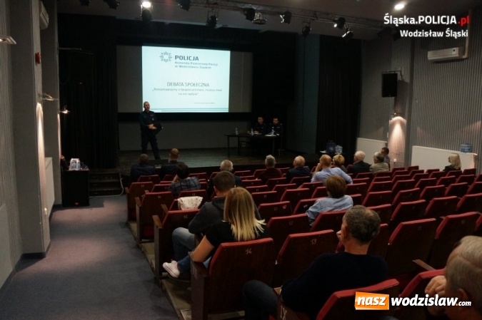 Zdjęcie w galerii na portalu naszwodzislaw.com: Debata policji z mieszkańcami gminy Godów wiadomości z regionu