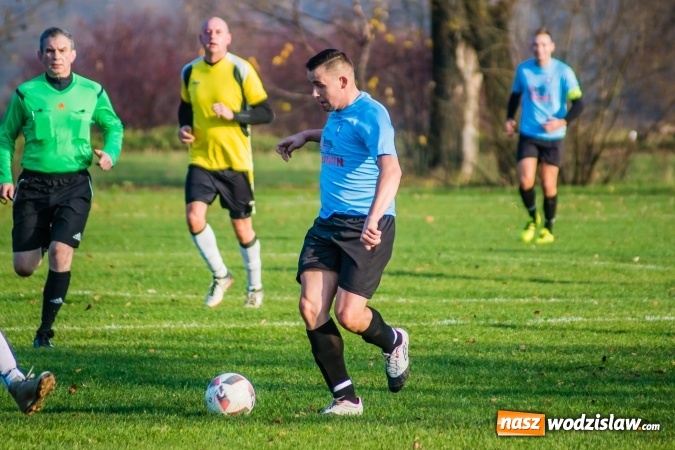 Zdjęcie w galerii na portalu naszwodzislaw.com: B klasa. W Zabełkowie strzelali w końcówkach wiadomości z regionu