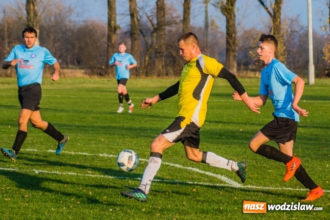 Zdjęcie w galerii na portalu naszwodzislaw.com: B klasa. W Zabełkowie strzelali w końcówkach wiadomości z regionu