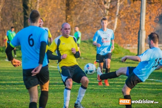 Zdjęcie w galerii na portalu naszwodzislaw.com: B klasa. W Zabełkowie strzelali w końcówkach wiadomości z regionu