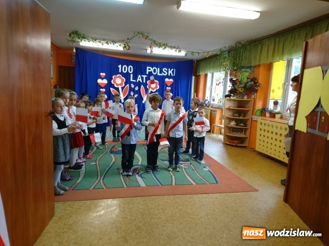 Zdjęcie w galerii na portalu naszwodzislaw.com: Stulecie Niepodległej w przedszkolu im. Misia Uszatka w Pszowie wiadomości z regionu