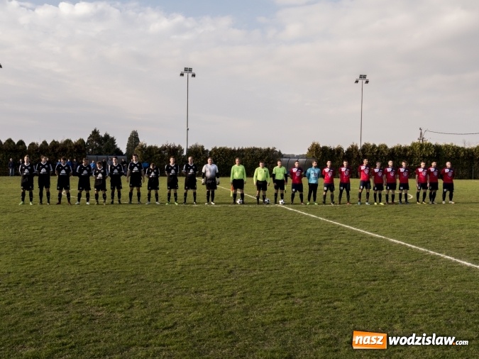 Zdjęcie w galerii na portalu naszwodzislaw.com: Markowice kontra Bełsznica. Wszystko rozegrało się w drugiej połowie wiadomości z regionu