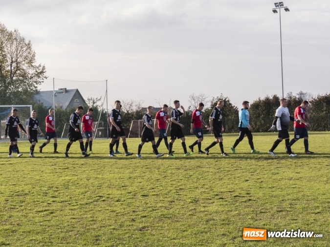 Zdjęcie w galerii na portalu naszwodzislaw.com: Markowice kontra Bełsznica. Wszystko rozegrało się w drugiej połowie wiadomości z regionu