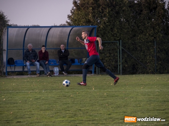 Zdjęcie w galerii na portalu naszwodzislaw.com: Markowice kontra Bełsznica. Wszystko rozegrało się w drugiej połowie wiadomości z regionu