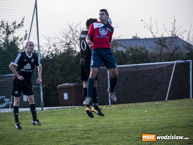 Zdjęcie w galerii na portalu naszwodzislaw.com: Markowice kontra Bełsznica. Wszystko rozegrało się w drugiej połowie wiadomości z regionu