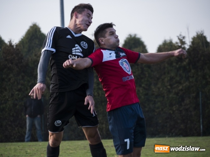 Zdjęcie w galerii na portalu naszwodzislaw.com: Markowice kontra Bełsznica. Wszystko rozegrało się w drugiej połowie wiadomości z regionu