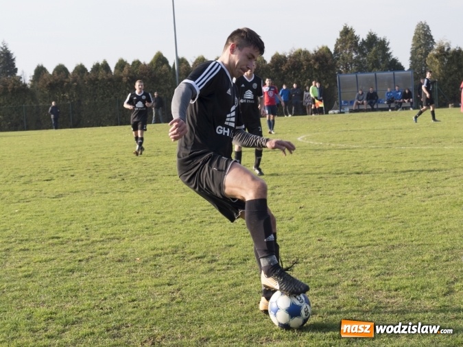 Zdjęcie w galerii na portalu naszwodzislaw.com: Markowice kontra Bełsznica. Wszystko rozegrało się w drugiej połowie wiadomości z regionu