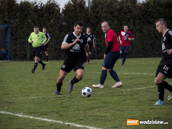 Zdjęcie w galerii na portalu naszwodzislaw.com: Markowice kontra Bełsznica. Wszystko rozegrało się w drugiej połowie wiadomości z regionu