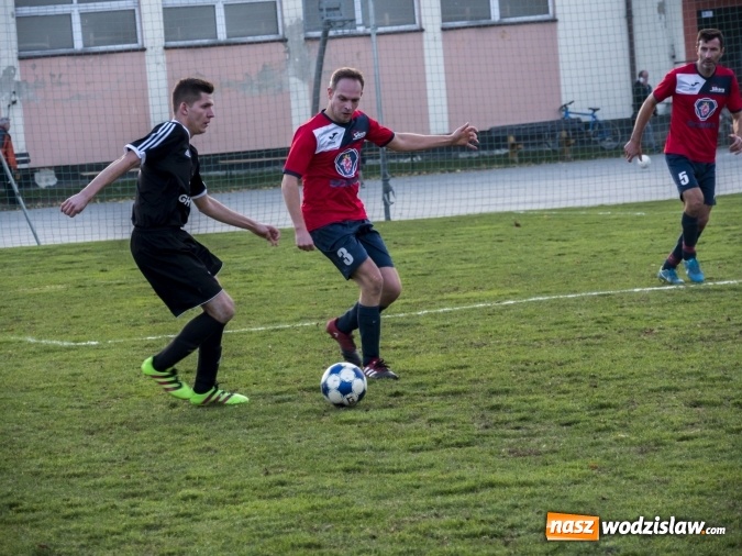 Zdjęcie w galerii na portalu naszwodzislaw.com: Markowice kontra Bełsznica. Wszystko rozegrało się w drugiej połowie wiadomości z regionu