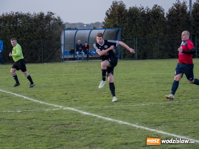 Zdjęcie w galerii na portalu naszwodzislaw.com: Markowice kontra Bełsznica. Wszystko rozegrało się w drugiej połowie wiadomości z regionu