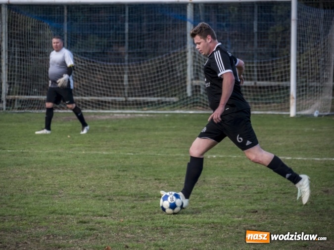 Zdjęcie w galerii na portalu naszwodzislaw.com: Markowice kontra Bełsznica. Wszystko rozegrało się w drugiej połowie wiadomości z regionu