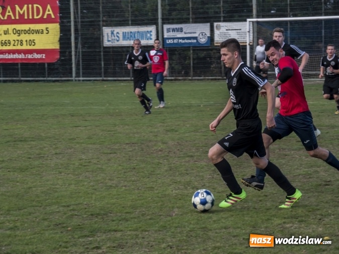 Zdjęcie w galerii na portalu naszwodzislaw.com: Markowice kontra Bełsznica. Wszystko rozegrało się w drugiej połowie wiadomości z regionu