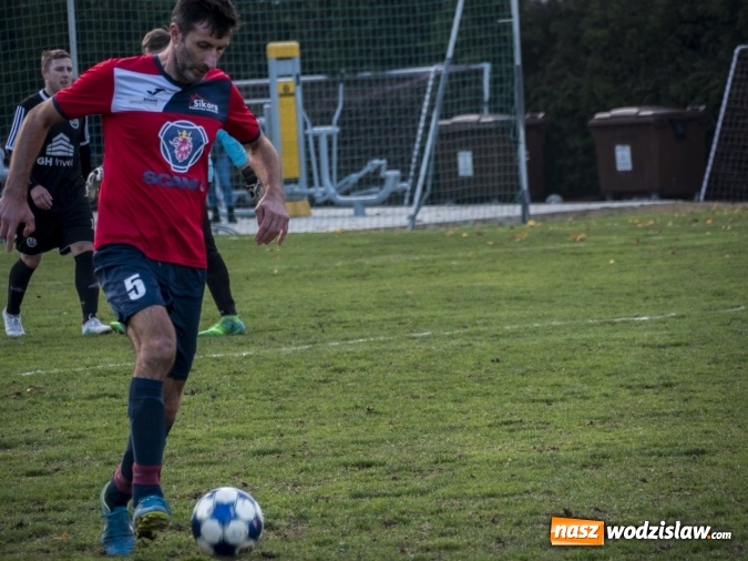 Zdjęcie w galerii na portalu naszwodzislaw.com: Markowice kontra Bełsznica. Wszystko rozegrało się w drugiej połowie wiadomości z regionu