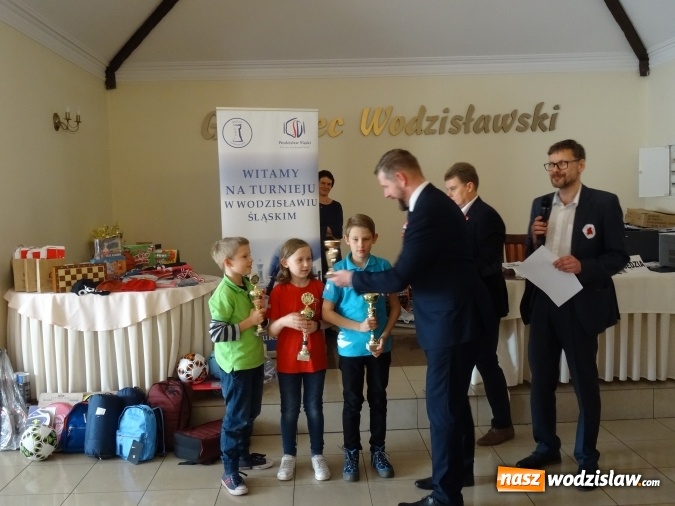 Zdjęcie w galerii na portalu naszwodzislaw.com: Turniej szachowy z okazji Święta Niepodległości wiadomości z regionu