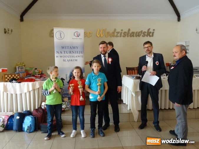 Zdjęcie w galerii na portalu naszwodzislaw.com: Turniej szachowy z okazji Święta Niepodległości wiadomości z regionu