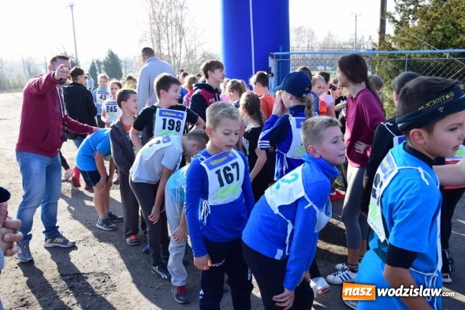 Zdjęcie w galerii na portalu naszwodzislaw.com: Gminny bieg uliczny z UMKS Delfin Mszana wiadomości z regionu