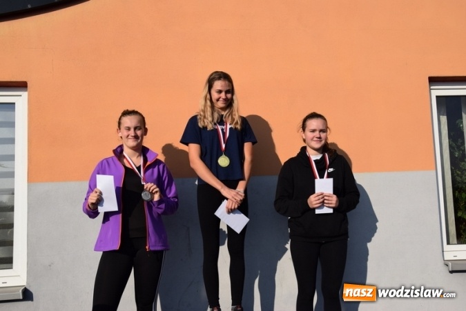 Zdjęcie w galerii na portalu naszwodzislaw.com: Gminny bieg uliczny z UMKS Delfin Mszana wiadomości z regionu