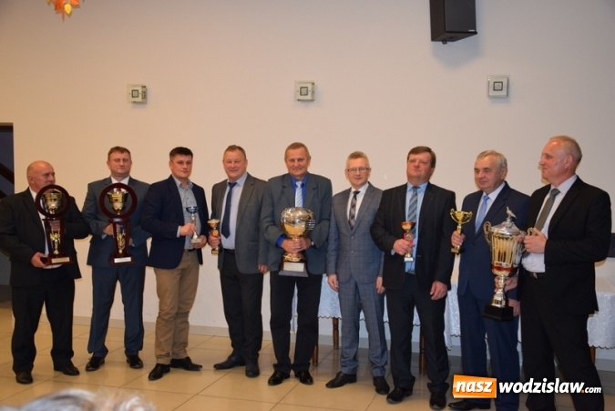 Zdjęcie w galerii na portalu naszwodzislaw.com: Hodowcy gołębi pocztowych z Mszany podsumowali sezon wiadomości z regionu