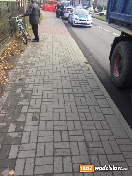 Zdjęcie w galerii na portalu naszwodzislaw.com: Śmiertelny wypadek w Pszowie. Rowerzysta zginął po kołami ciężarówki wiadomości z regionu