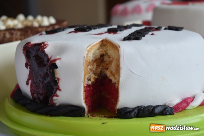 Zdjęcie w galerii na portalu naszwodzislaw.com: Słodkie sto lat Niepodległej w wodzisławskim Ekonomiku wiadomości z regionu