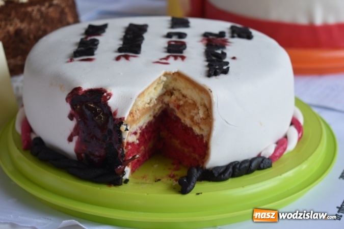 Zdjęcie w galerii na portalu naszwodzislaw.com: Słodkie sto lat Niepodległej w wodzisławskim Ekonomiku wiadomości z regionu