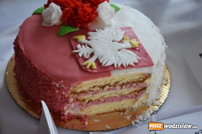 Zdjęcie w galerii na portalu naszwodzislaw.com: Słodkie sto lat Niepodległej w wodzisławskim Ekonomiku wiadomości z regionu