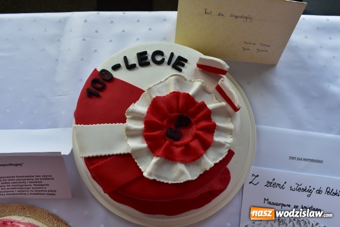 Zdjęcie w galerii na portalu naszwodzislaw.com: Słodkie sto lat Niepodległej w wodzisławskim Ekonomiku wiadomości z regionu