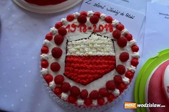 Zdjęcie w galerii na portalu naszwodzislaw.com: Słodkie sto lat Niepodległej w wodzisławskim Ekonomiku wiadomości z regionu