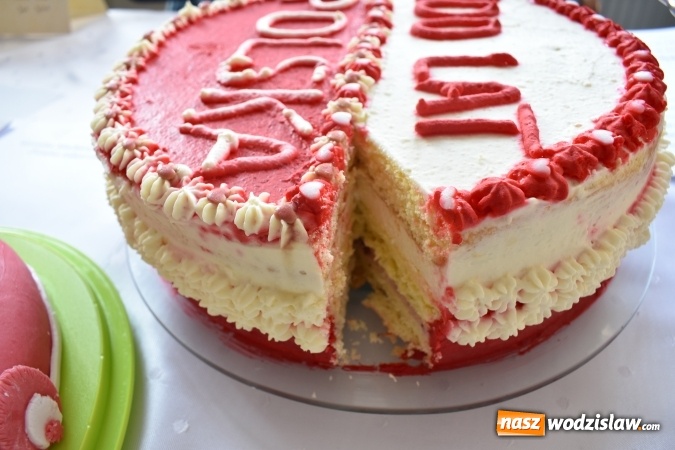 Zdjęcie w galerii na portalu naszwodzislaw.com: Słodkie sto lat Niepodległej w wodzisławskim Ekonomiku wiadomości z regionu