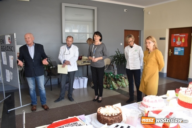 Zdjęcie w galerii na portalu naszwodzislaw.com: Słodkie sto lat Niepodległej w wodzisławskim Ekonomiku wiadomości z regionu