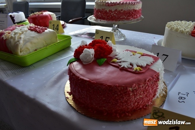 Zdjęcie w galerii na portalu naszwodzislaw.com: Słodkie sto lat Niepodległej w wodzisławskim Ekonomiku wiadomości z regionu