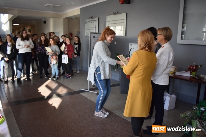 Zdjęcie w galerii na portalu naszwodzislaw.com: Słodkie sto lat Niepodległej w wodzisławskim Ekonomiku wiadomości z regionu