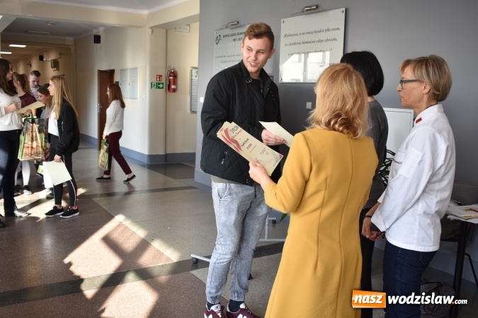 Zdjęcie w galerii na portalu naszwodzislaw.com: Słodkie sto lat Niepodległej w wodzisławskim Ekonomiku wiadomości z regionu