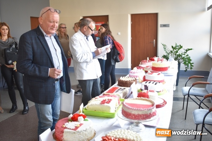 Zdjęcie w galerii na portalu naszwodzislaw.com: Słodkie sto lat Niepodległej w wodzisławskim Ekonomiku wiadomości z regionu