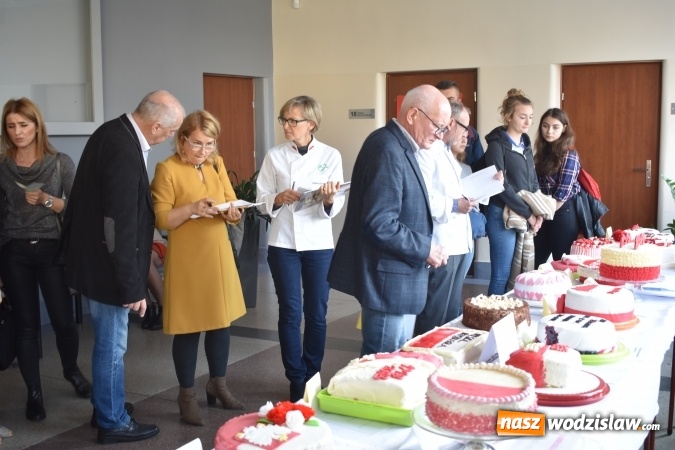 Zdjęcie w galerii na portalu naszwodzislaw.com: Słodkie sto lat Niepodległej w wodzisławskim Ekonomiku wiadomości z regionu