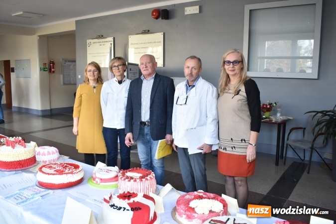 Zdjęcie w galerii na portalu naszwodzislaw.com: Słodkie sto lat Niepodległej w wodzisławskim Ekonomiku wiadomości z regionu