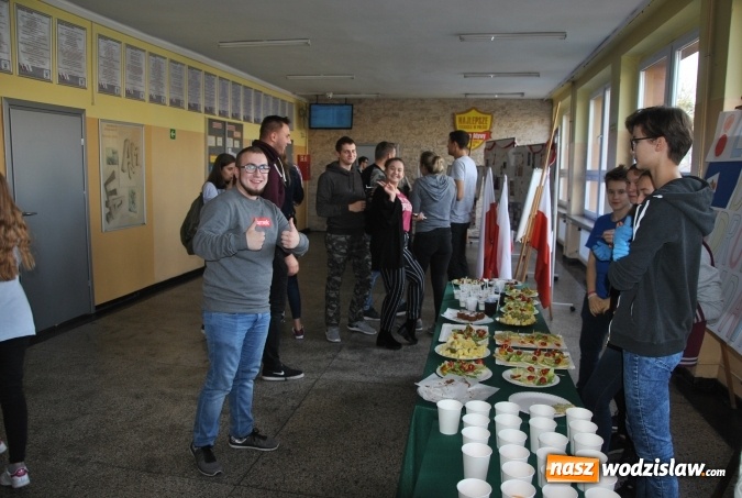 Zdjęcie w galerii na portalu naszwodzislaw.com: II Dzień Zdrowego Śniadania w Zespole Szkół Technicznych w Wodzisławiu Śląskim  wiadomości z regionu