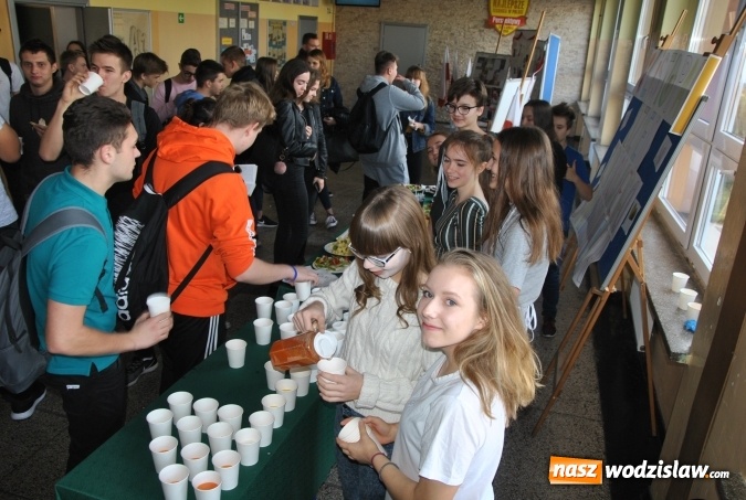 Zdjęcie w galerii na portalu naszwodzislaw.com: II Dzień Zdrowego Śniadania w Zespole Szkół Technicznych w Wodzisławiu Śląskim  wiadomości z regionu