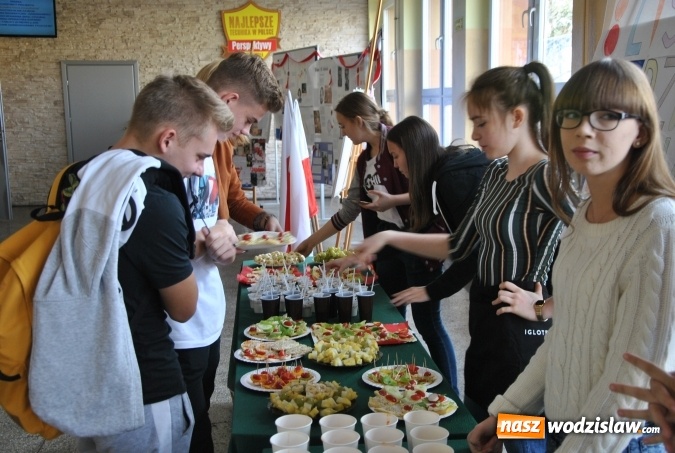 Zdjęcie w galerii na portalu naszwodzislaw.com: II Dzień Zdrowego Śniadania w Zespole Szkół Technicznych w Wodzisławiu Śląskim  wiadomości z regionu