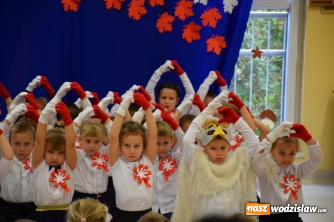 Zdjęcie w galerii na portalu naszwodzislaw.com: Przedszkolaki z Mszany śpiewająco uczciły rocznicę wiadomości z regionu