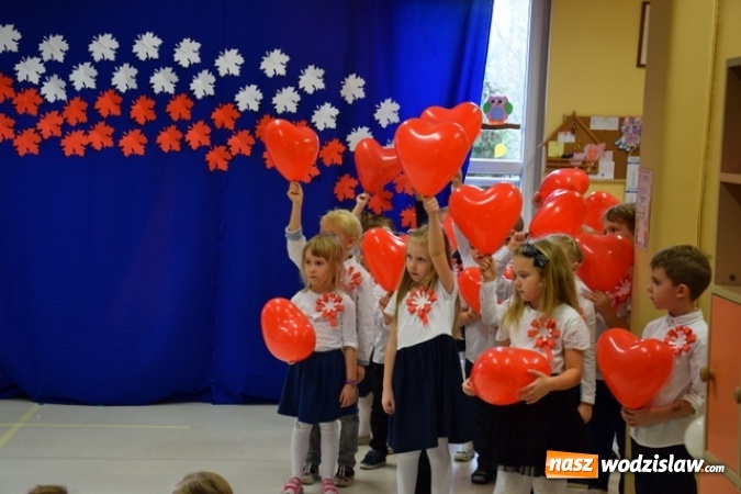 Zdjęcie w galerii na portalu naszwodzislaw.com: Przedszkolaki z Mszany śpiewająco uczciły rocznicę wiadomości z regionu