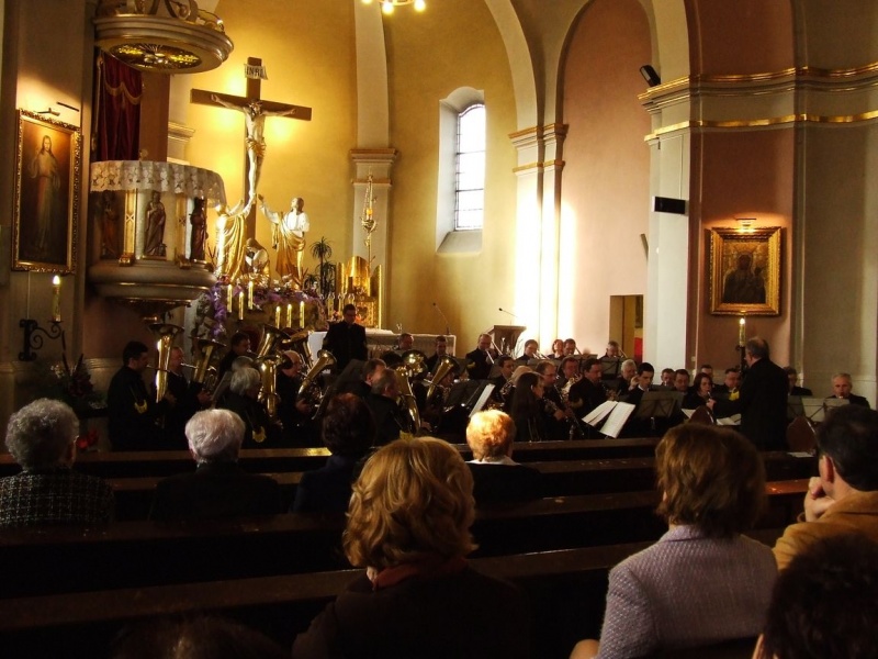 Zdjęcie w galerii na portalu naszwodzislaw.com: Dwa koncerty papieskie  wiadomości z regionu