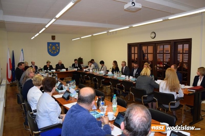 Zdjęcie w galerii na portalu naszwodzislaw.com: Inauguracyjna sesja Rady Gminy Mszana nowej kadencji za nami wiadomości z regionu