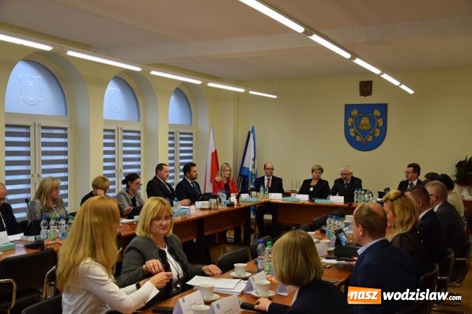 Zdjęcie w galerii na portalu naszwodzislaw.com: Inauguracyjna sesja Rady Gminy Mszana nowej kadencji za nami wiadomości z regionu