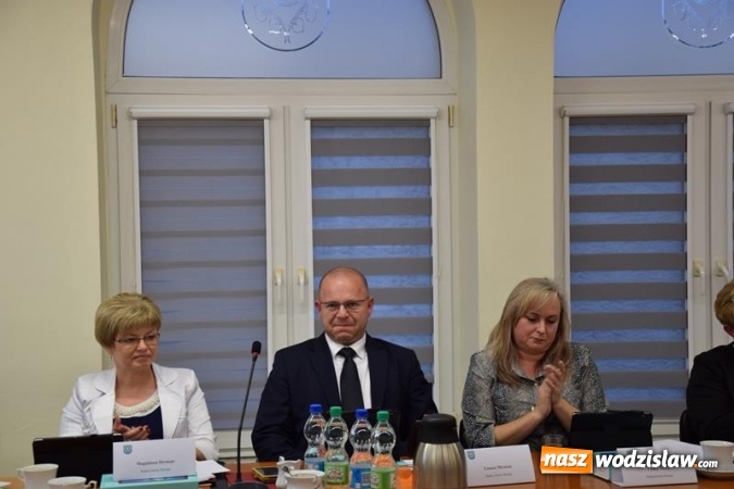 Zdjęcie w galerii na portalu naszwodzislaw.com: Inauguracyjna sesja Rady Gminy Mszana nowej kadencji za nami wiadomości z regionu