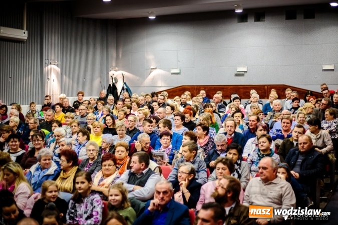 Zdjęcie w galerii na portalu naszwodzislaw.com: Premiera amatorskiego filmu Pod hołdom wiadomości z regionu