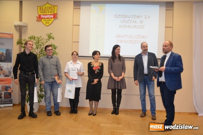 Zdjęcie w galerii na portalu naszwodzislaw.com: Uczniowie wykazali się wiedzą o regionie wiadomości z regionu