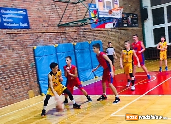 Zdjęcie w galerii na portalu naszwodzislaw.com: Wodzisławscy koszykarze mistrzami czwartej kwarty wiadomości z regionu
